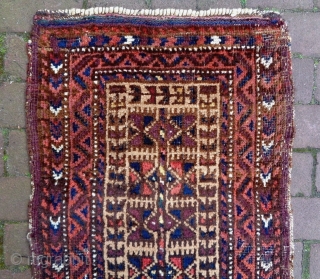 Baluch Balisth
Size: 39x71cm (1.3x2.4ft)
Natural colors, made in circa 1910/20                        