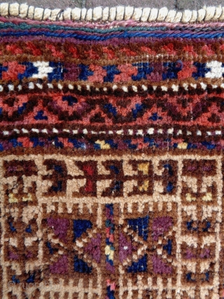 Baluch Balisth
Size: 39x71cm (1.3x2.4ft)
Natural colors, made in circa 1910/20                        