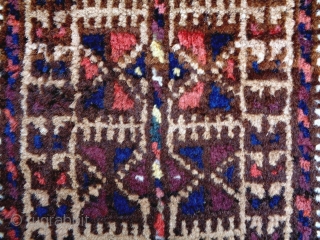 Baluch Balisth
Size: 39x71cm (1.3x2.4ft)
Natural colors, made in circa 1910/20                        