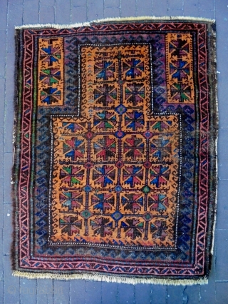 Baluch Prayer Rug
Size: 83x104cm
Natural colors, made in circa 1910                        