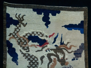 Chinese Rug
Size: 90x180cm (3.0x6.0ft)
Natural colors, circa 70-80 years old                        