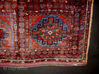 Mogan Gul Kurd
Size: 74x70cm (2.5x2.3ft)
Glossy wool, natural colors                         