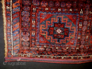 Mogan Gul Kurd
Size: 74x70cm (2.5x2.3ft)
Glossy wool, natural colors                         