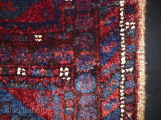 Mogan Gul Kurd
Size: 74x70cm (2.5x2.3ft)
Glossy wool, natural colors                         