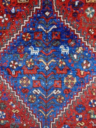 Very Fine 19th Century Qasqhay
Size: 105x143cm
Natural colors                          