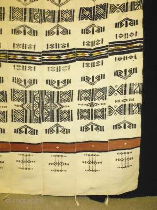 Africans Textile
Size: 130x233cm (4.3x7.8ft)
Natural colors, very fine quality                         
