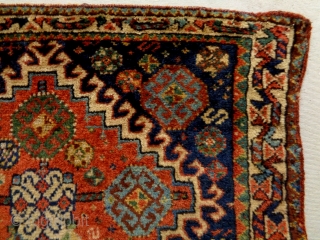 Fine Qashqhay Bagface
Size: 62x62cm
Natural colors, made in the period 1910                       