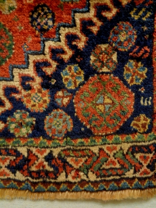 Fine Qashqhay Bagface
Size: 62x62cm
Natural colors, made in the period 1910                       