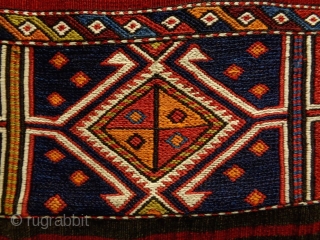 Anatolian Cuval
Size: 115x160cm
Made in circa 1910                           