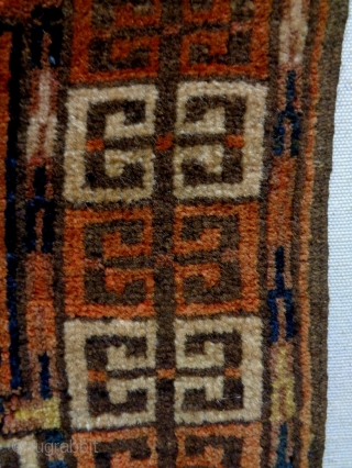 Ersari Torba
Size: 92x28cm
made in circa 1910/20, there are moth bites                       