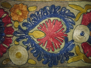 Ottoman Syrian Textile
Size: 50x180cm (1.7x6.0ft)
Natural colors, it is used to be hung up, circa 80-90 years old                