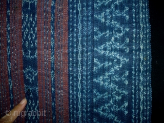 Indonesian Ikat
Size: 92x206cm (3.1x6.9ft)
Natural colors, made in circa 1910                        