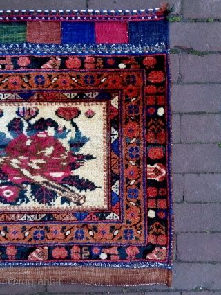 Afshar Bagface
Size: 61x61cm (2.0x2.0ft)
Natural colors (except one color is faded), made in circa 1910/20.                   