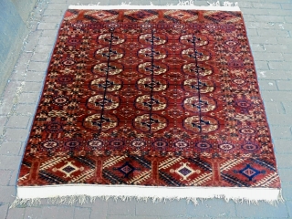 19th Century Very Fine Tekke Dowry
Size: 115x120cm
Natural colors                         