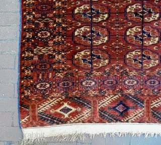 19th Century Very Fine Tekke Dowry
Size: 115x120cm
Natural colors                         