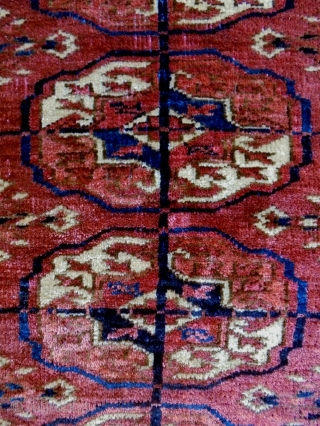 19th Century Very Fine Tekke Dowry
Size: 115x120cm
Natural colors                         
