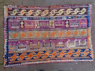 Soumakh Fragment
Size: 98x64cm (3.3x2.1ft)
made in circa 1910/20, there are five small holes, some aniline dyes                  