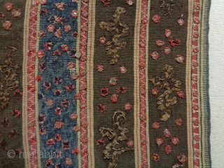 19th Century Indonesian Textile
Size: 124x124cm (4.1x4.1ft)
Natural colors, there is one small hole (see pic.6 or 12)                 