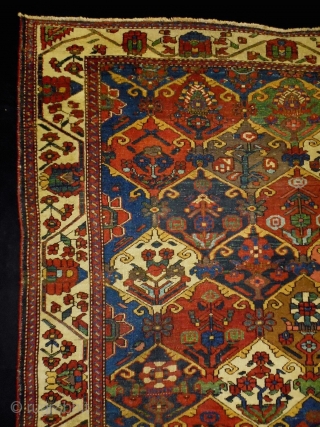 Bachtiar
Size: 155x210cm (5.2x7.0ft)
Natural colors, made in circa 1910                         