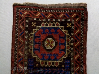 19th Century Baluch
Size: 46x78cm (1.5x2.6ft)
Natural colors                           