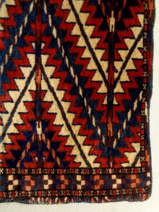 19th Century Turkmen Okpas Fragment
Size: 65x61cm
Natural colors                          