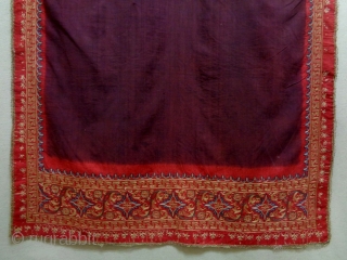 19th Century Indonesian Textile
Size: 80x178cm
The embroidery is silk                         