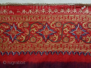 19th Century Indonesian Textile
Size: 80x178cm
The embroidery is silk                         