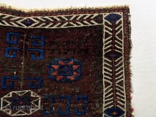 19th Century Baluch Bagface
Size: 63x55cm (2.1x1.8ft)
Natural colors, there are small old repairs                     