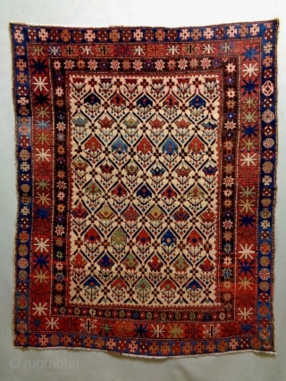 Shirwan
Size: 113x143cm (3.8x4.8ft)
Natural colors (except one of the red color is not natural), made in circa 1910/20.                