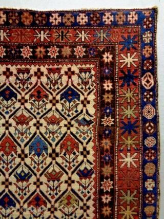 Shirwan
Size: 113x143cm (3.8x4.8ft)
Natural colors (except one of the red color is not natural), made in circa 1910/20.                