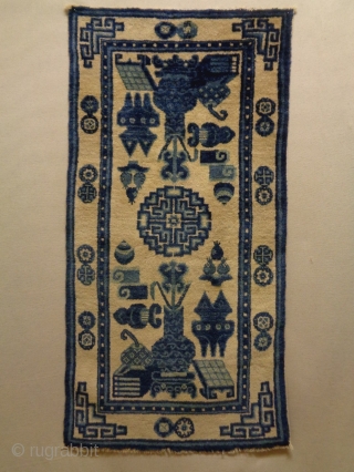 Chinese Rug
Size: 62x122cm ft)
Natural colors, made in circa 1920                        