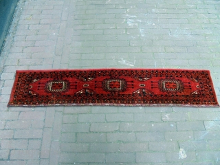 Fine Turkmen Penjerelik
Size: 165x32cm
Natural colors, made in circa 1910/20, there are small moth bites                   