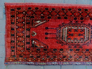 Fine Turkmen Penjerelik
Size: 165x32cm
Natural colors, made in circa 1910/20, there are small moth bites                   