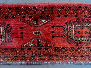 Fine Turkmen Penjerelik
Size: 165x32cm
Natural colors, made in circa 1910/20, there are small moth bites                   