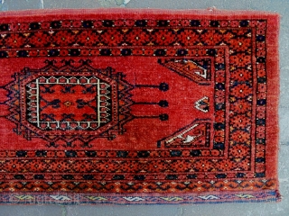 Fine Turkmen Penjerelik
Size: 165x32cm
Natural colors, made in circa 1910/20, there are small moth bites                   