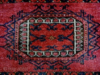 Fine Turkmen Penjerelik
Size: 165x32cm
Natural colors, made in circa 1910/20, there are small moth bites                   