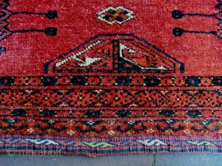 Fine Turkmen Penjerelik
Size: 165x32cm
Natural colors, made in circa 1910/20, there are small moth bites                   