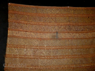 antique Indonesian Textile
Size: 137x136cm (4.6x4.5ft)
Natural colors                           