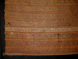 antique Indonesian Textile
Size: 137x136cm (4.6x4.5ft)
Natural colors                           