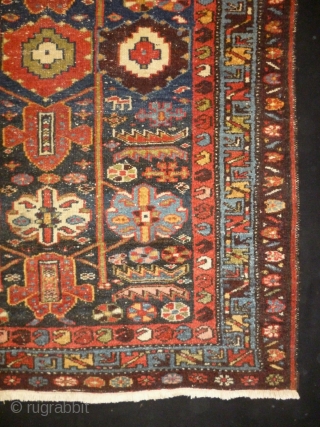 Interesting Mazlagan
Size: 99x152cm (3.3x5.1ft)
Natural colors, circa 90-100 years old                        