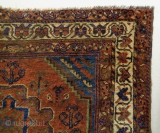 Shiraz
Size: 136x122cm (4.5x4.1ft)
Natural colors, made in circa 1910                         