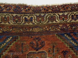 Shiraz
Size: 136x122cm (4.5x4.1ft)
Natural colors, made in circa 1910                         