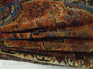 Shiraz
Size: 136x122cm (4.5x4.1ft)
Natural colors, made in circa 1910                         