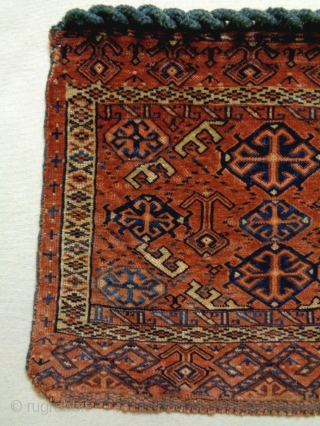 Fine Turkmen Bagface
Size: 56x44cm (1.9x1.5ft)
made in circa 1920                         