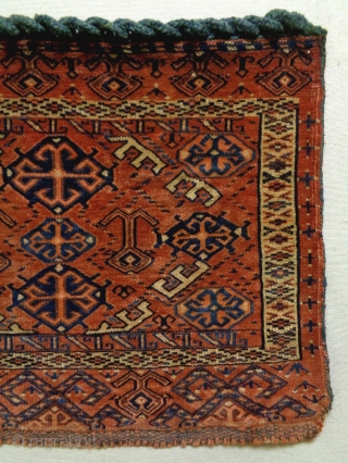 Fine Turkmen Bagface
Size: 56x44cm (1.9x1.5ft)
made in circa 1920                         