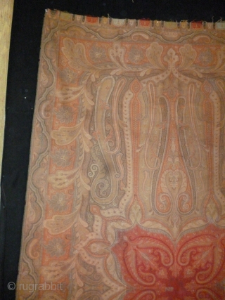 19th Century Kashmir Scarf
Size: 165x325cm (5.5x10.8ft)
Natural colors, there are some overcasts                      