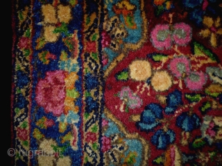 Lawar Kirman
Size: 50x50cm (1.7x1.7ft)
Natural colors, circa 80-90 years old                        