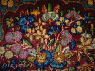 Lawar Kirman
Size: 50x50cm (1.7x1.7ft)
Natural colors, circa 80-90 years old                        