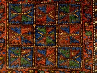 Baluch Bagface
Size: 66x56cm (2.2x1.9ft)
Natural colors, made in circa 1910/20                        