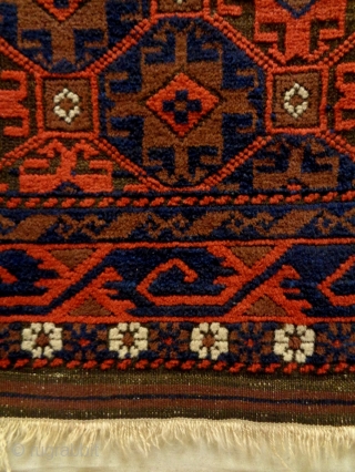 Baluch
Size: 103x178cm
Natural colors, it is used to be hung up, made in period 1910                   